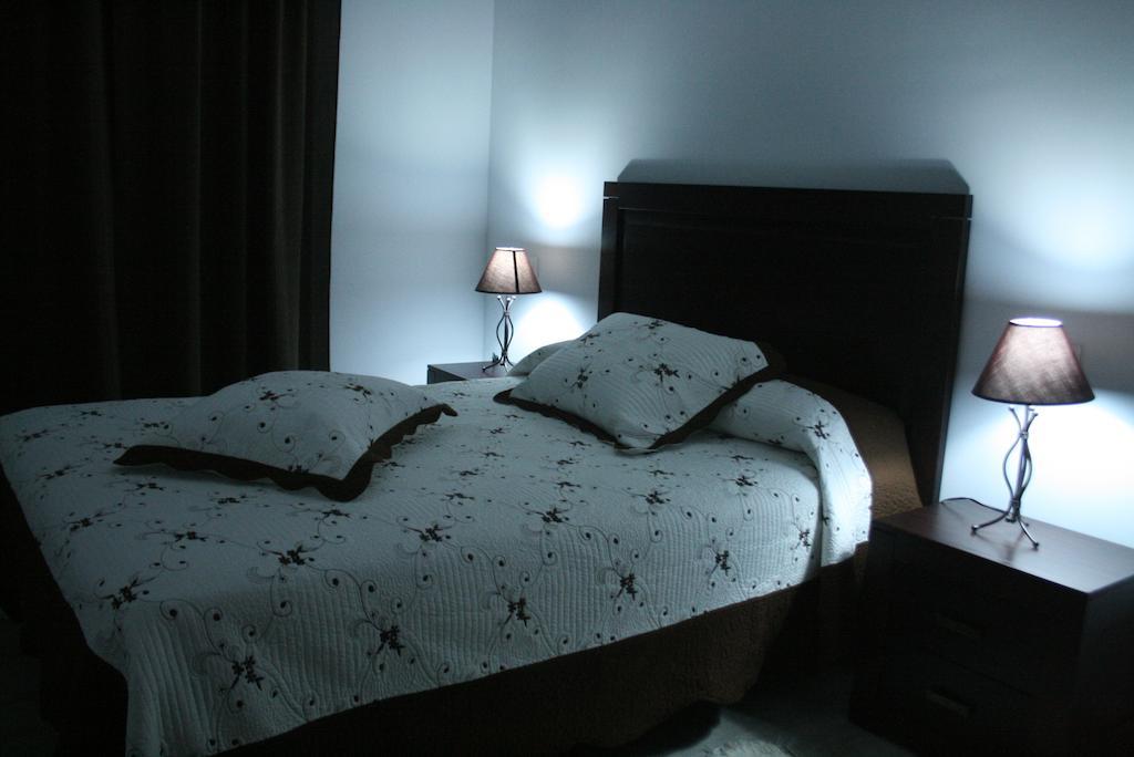 Apartamentos Turisticos Mirayuste Guadalupe  Exteriör bild