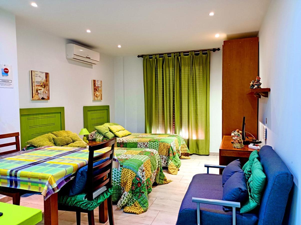 Apartamentos Turisticos Mirayuste Guadalupe  Exteriör bild