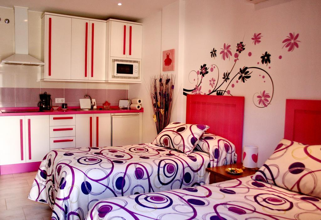 Apartamentos Turisticos Mirayuste Guadalupe  Exteriör bild