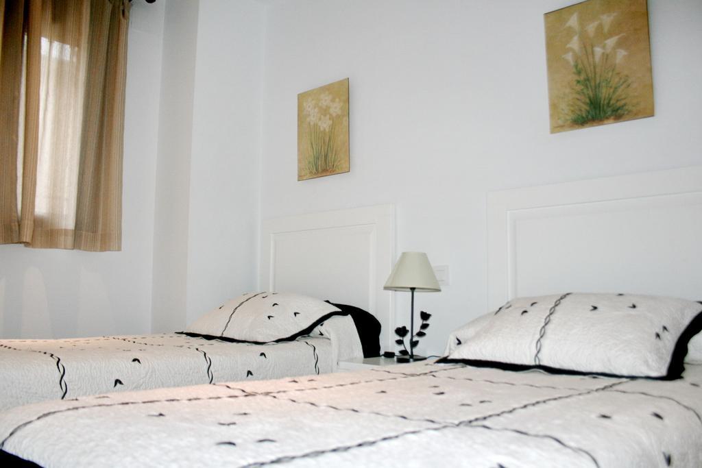 Apartamentos Turisticos Mirayuste Guadalupe  Exteriör bild