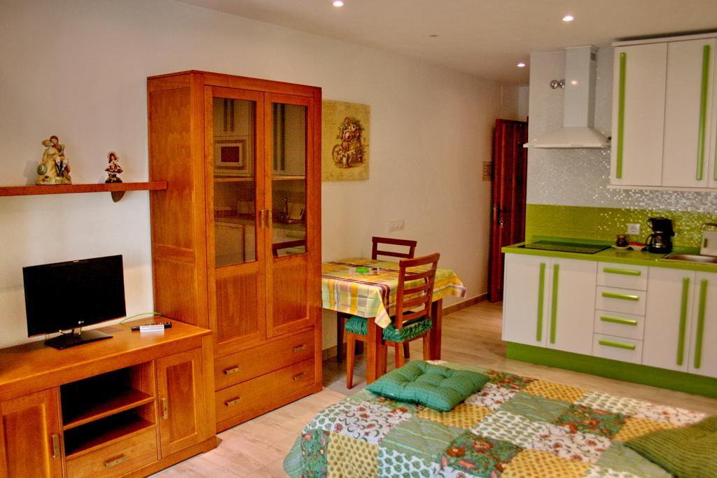 Apartamentos Turisticos Mirayuste Guadalupe  Rum bild