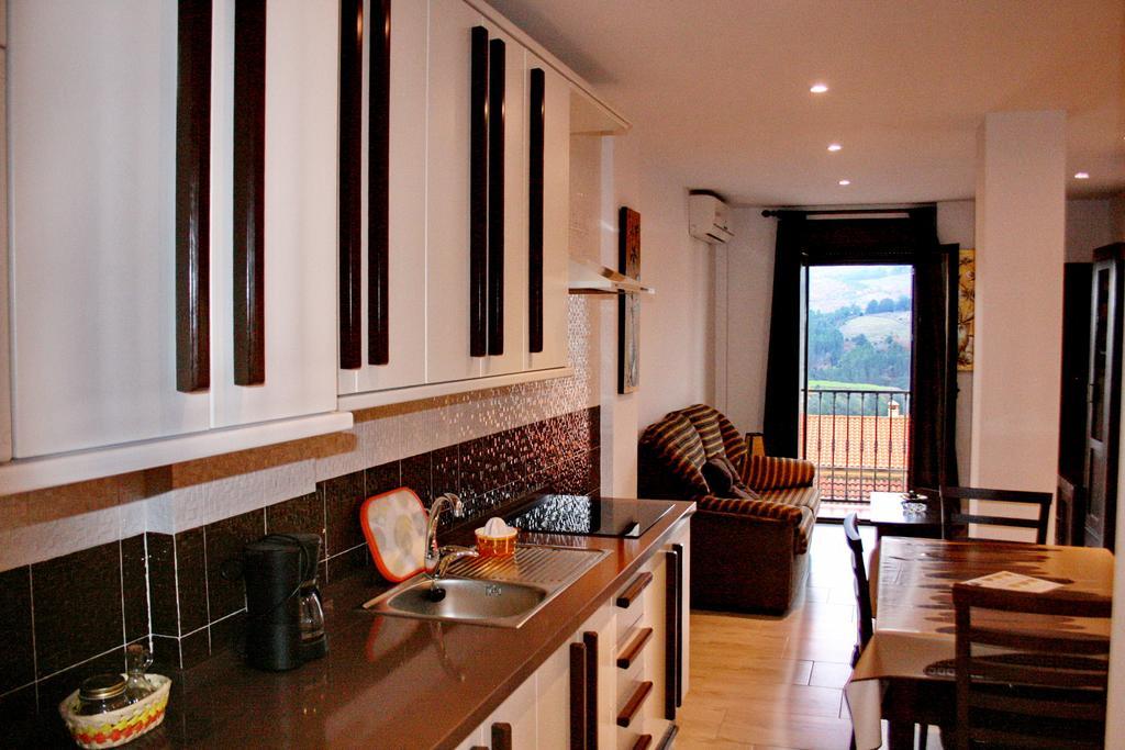 Apartamentos Turisticos Mirayuste Guadalupe  Rum bild
