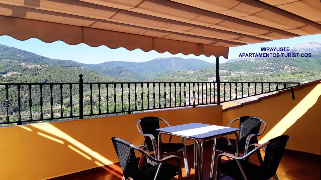 Apartamentos Turisticos Mirayuste Guadalupe  Exteriör bild