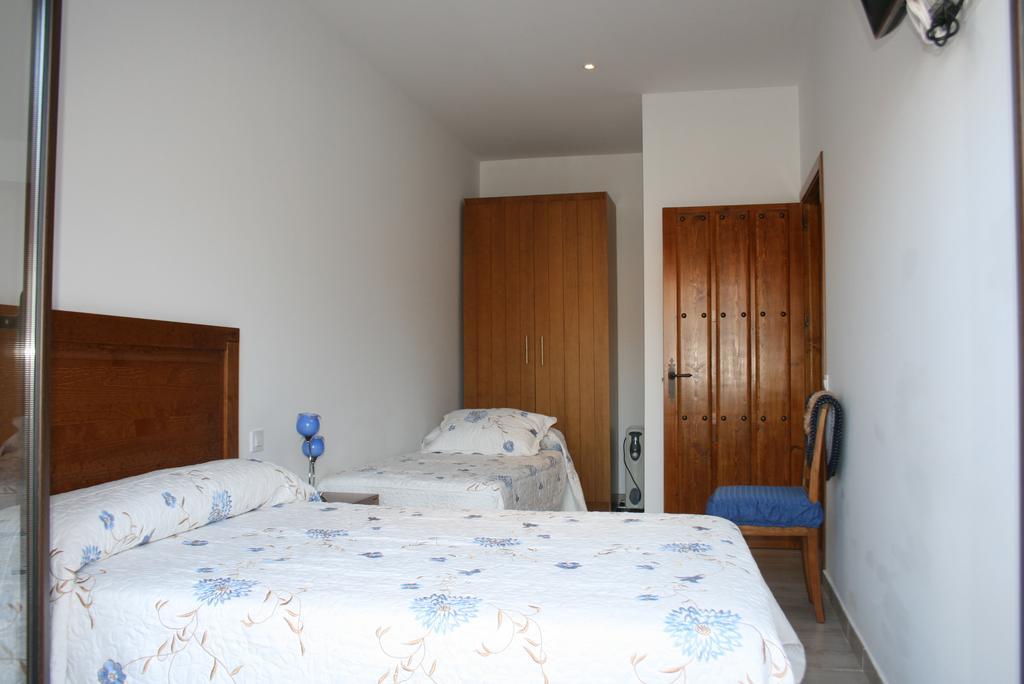 Apartamentos Turisticos Mirayuste Guadalupe  Exteriör bild