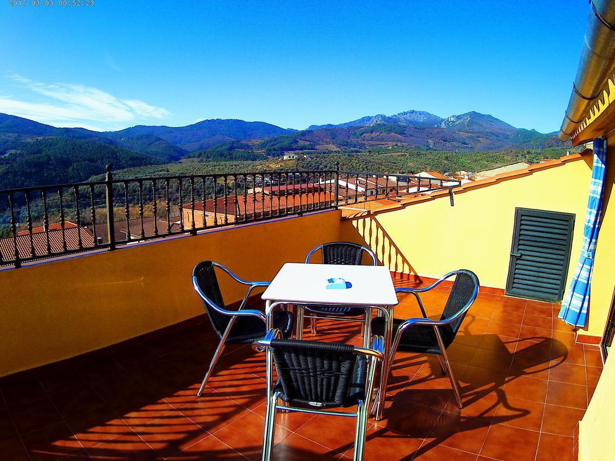 Apartamentos Turisticos Mirayuste Guadalupe  Exteriör bild
